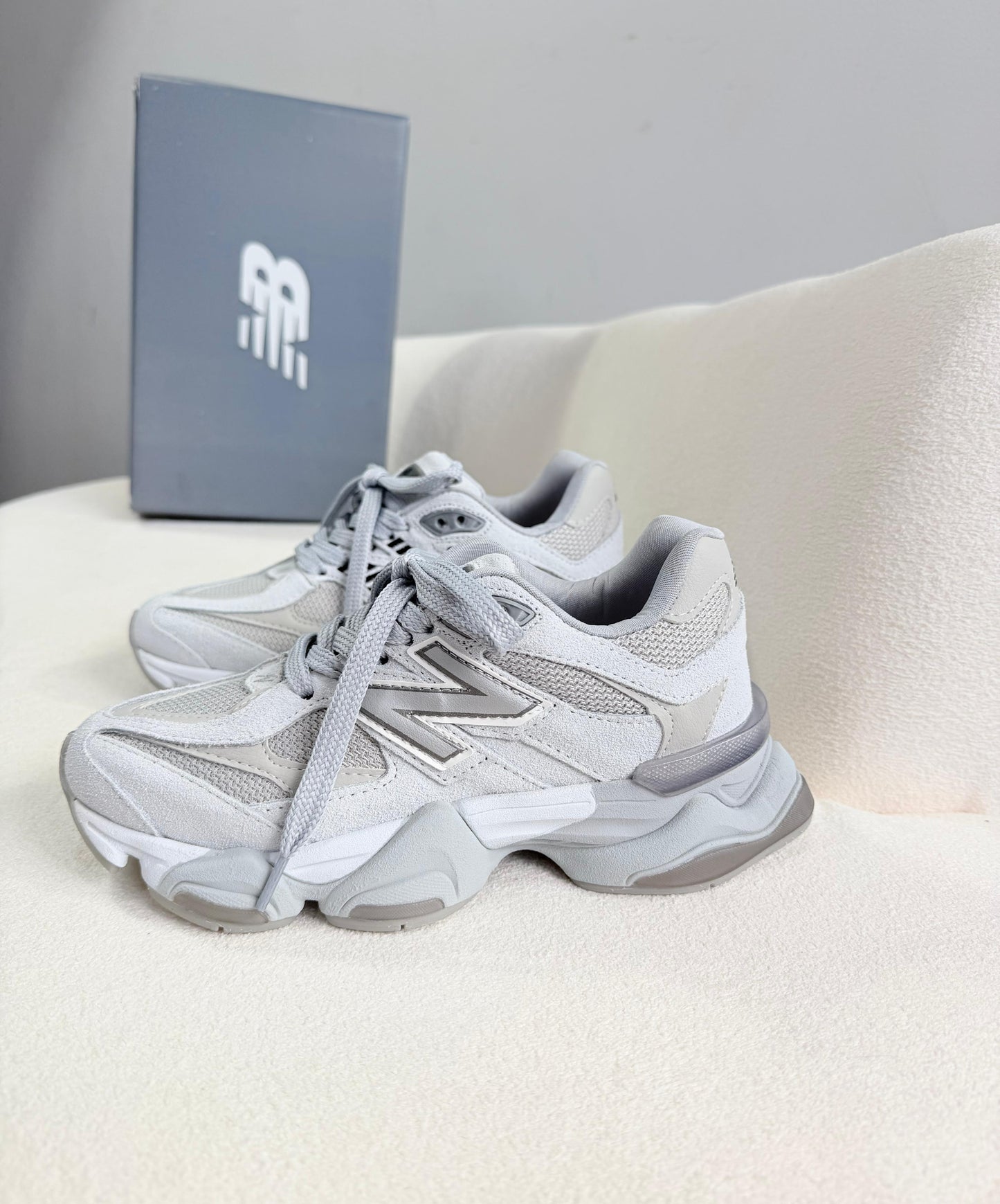 Tênis New Balance 9060 Cinza Couro 100% Legítimo