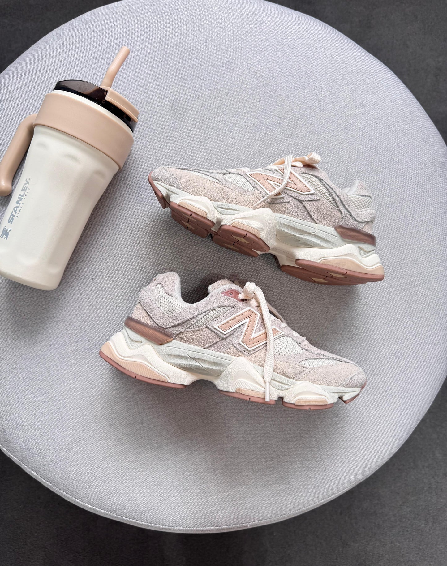 Tênis New Balance 9060 Off Salmão Couro 100% Legítimo