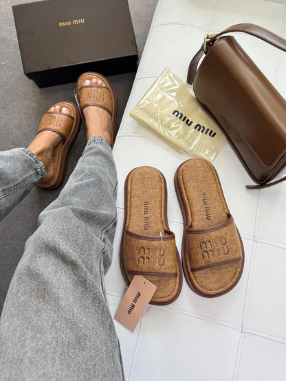 Flat Miu Miu Casual Luxo