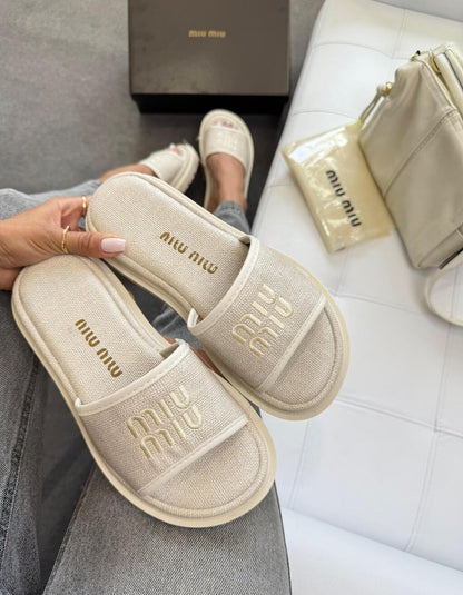 Flat Miu Miu Casual Luxo