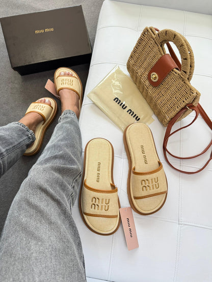 Flat Miu Miu Casual Luxo