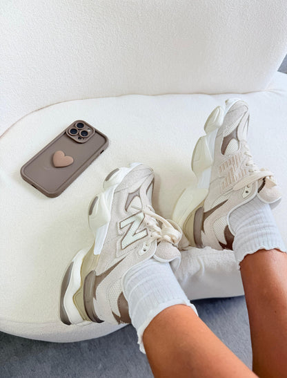 Tênis New Balance 9060 Bege Caqui Couro 100% Legítimo