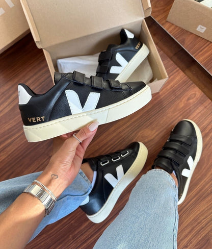 Tênis V Velcro Preto e Branco