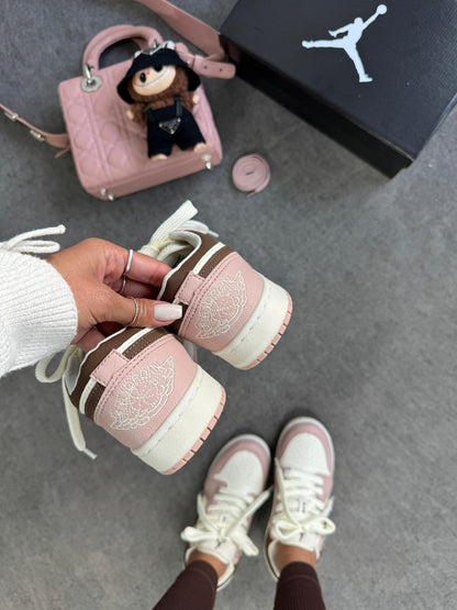 Tênis Nike Jordan Low 23 Creme Rose Prime
