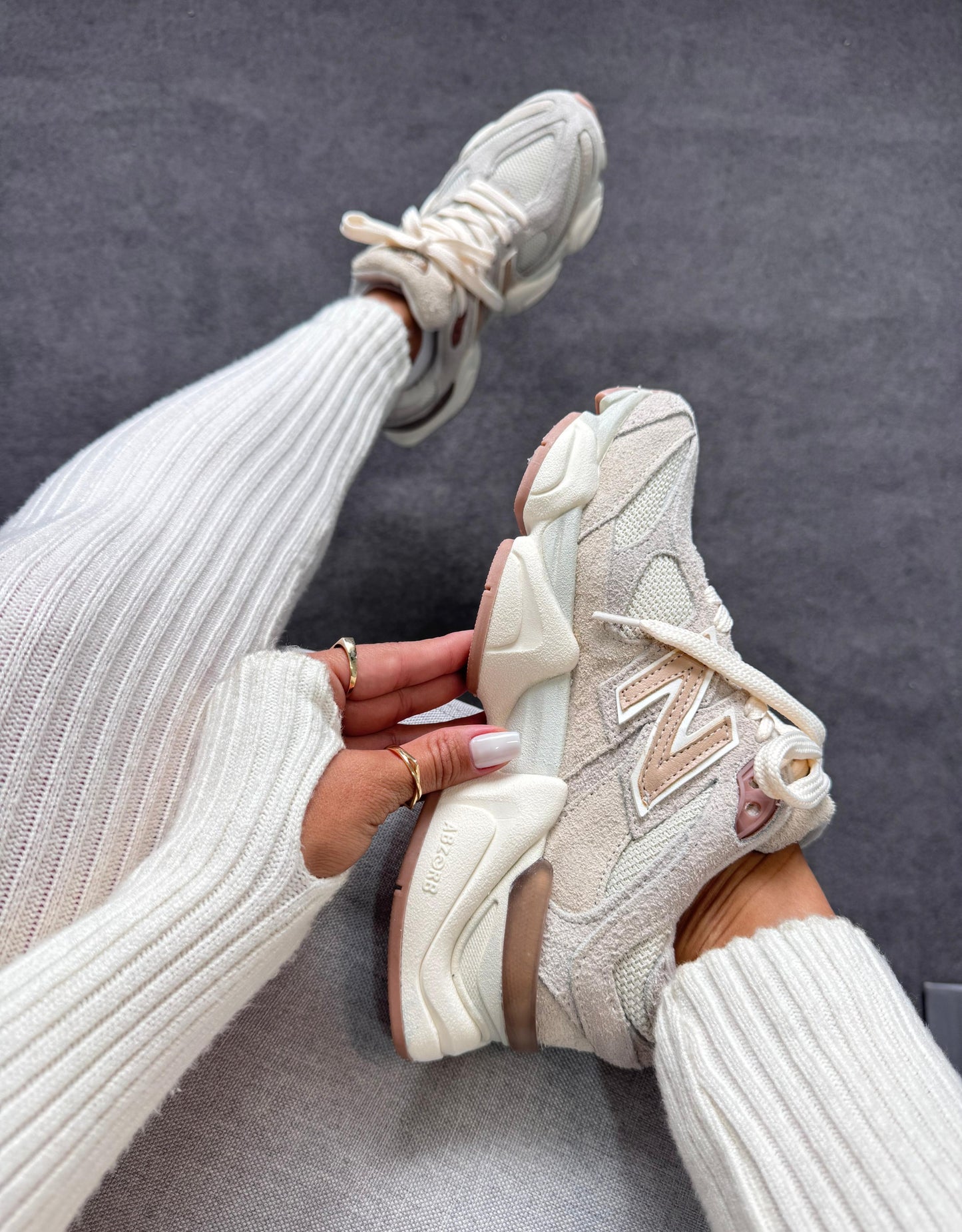 Tênis New Balance 9060 Off Salmão Couro 100% Legítimo
