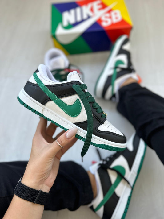Tênis Nike Dunk Low Preto/Verde