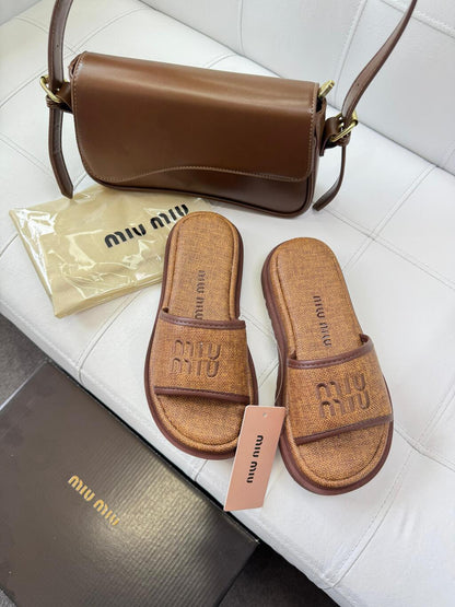 Flat Miu Miu Casual Luxo