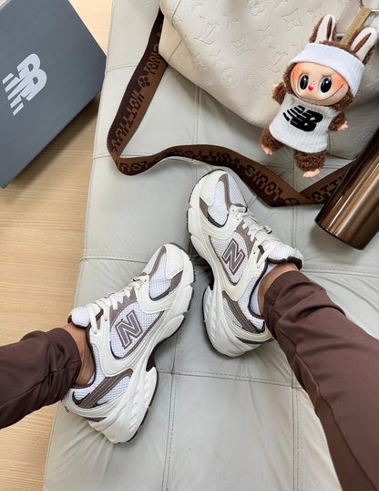 Tênis New Balance 530 Off Café Retrô Luxo