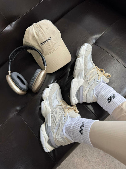 Tênis New Balance 9060 Cinza Off Couro 100% Legítimo