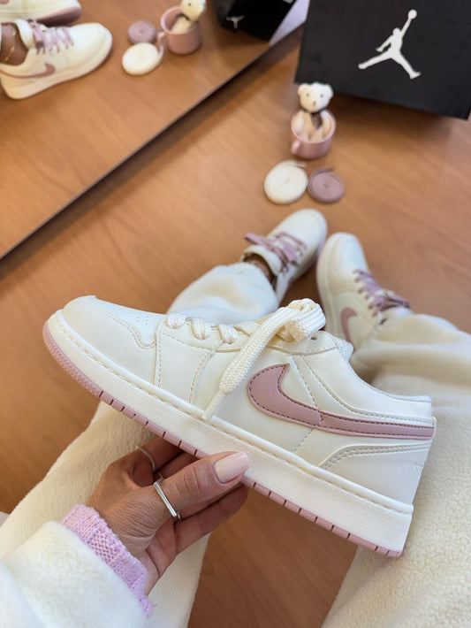 Tênis Nike Jordan Low Vanilla Rosa 4.0