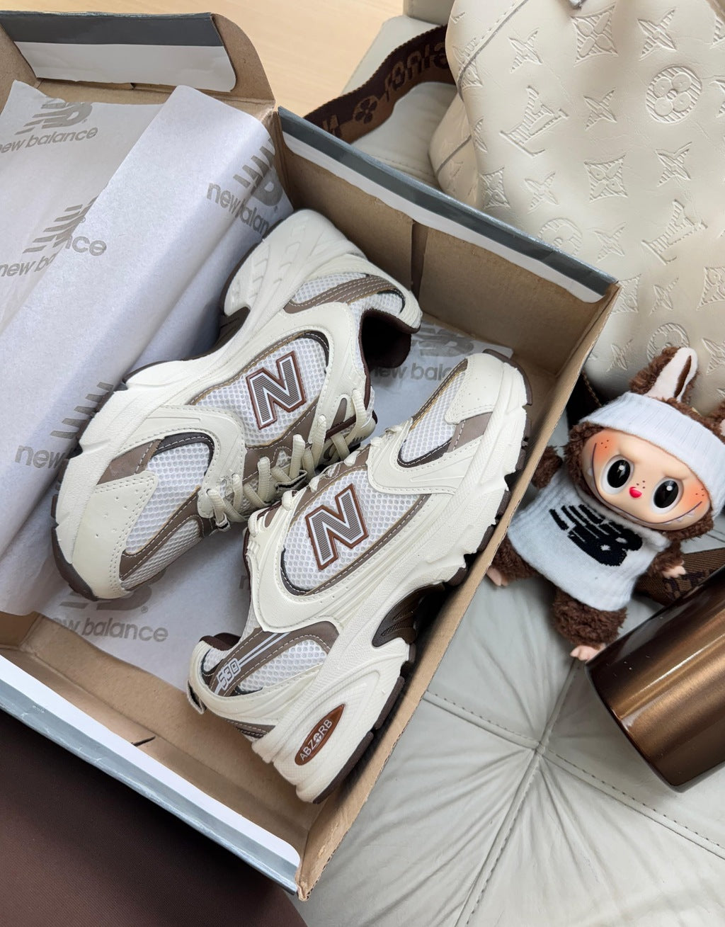 Tênis New Balance 530 Off Café Retrô Luxo
