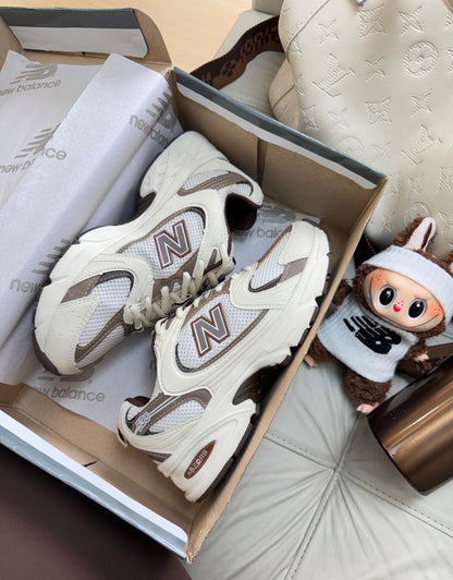Tênis New Balance 530 Off Café Retrô Luxo